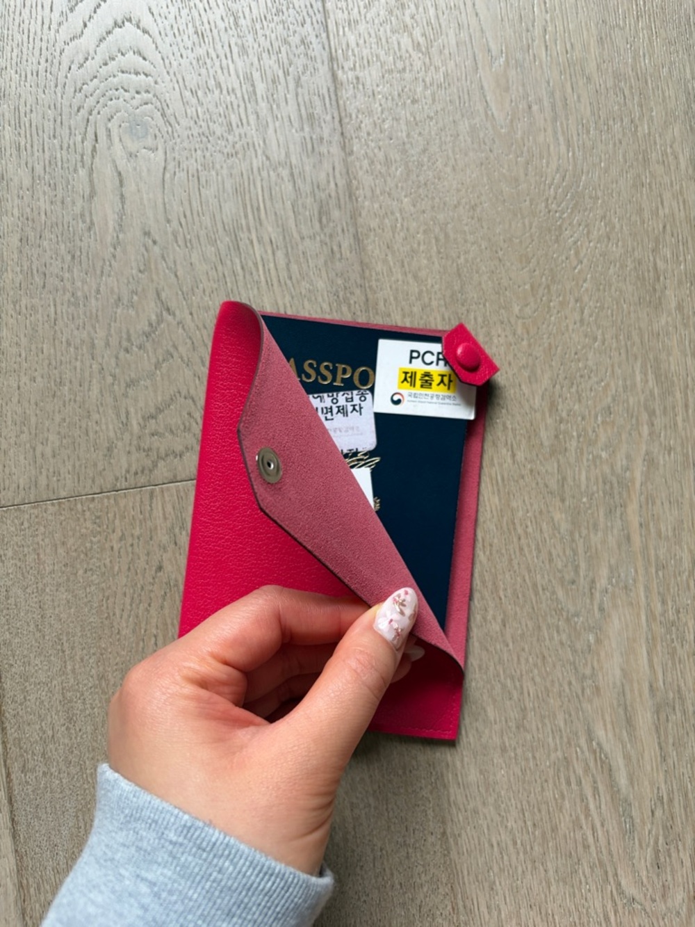 GUC hermes tarmac passport holder rose extreme with original box and ribbon - Picture 11 of 17